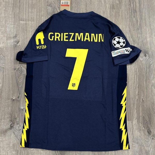 Nike Men's Navy and Blue Shirt