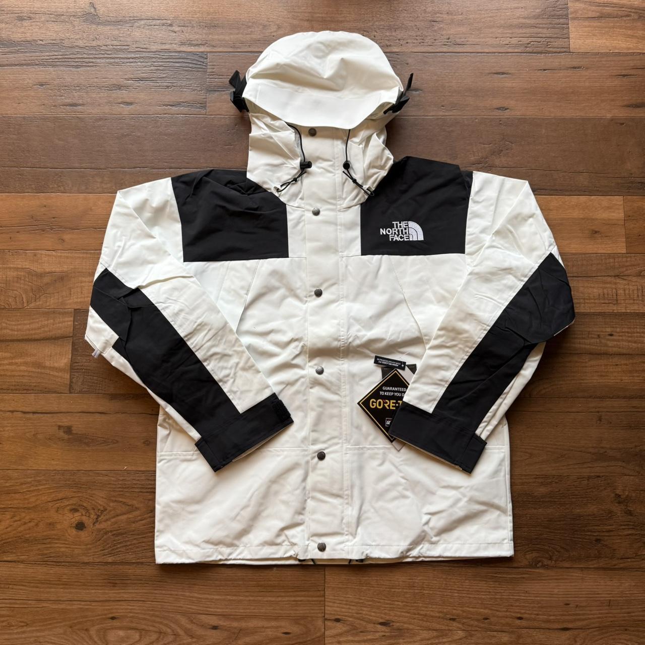 P0 The North Face Men's White and Cream Jacket - Image 1