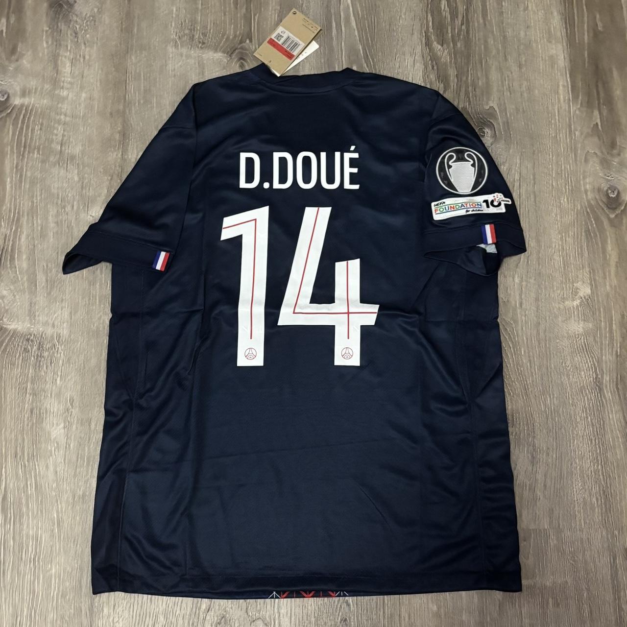 P0 Nike Men's Navy and Blue Shirt - Image 1