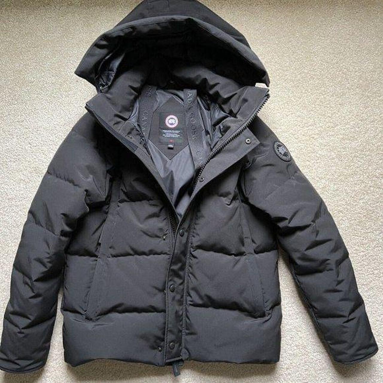 P0 Canada Goose Men's Black Jacket - Image 1
