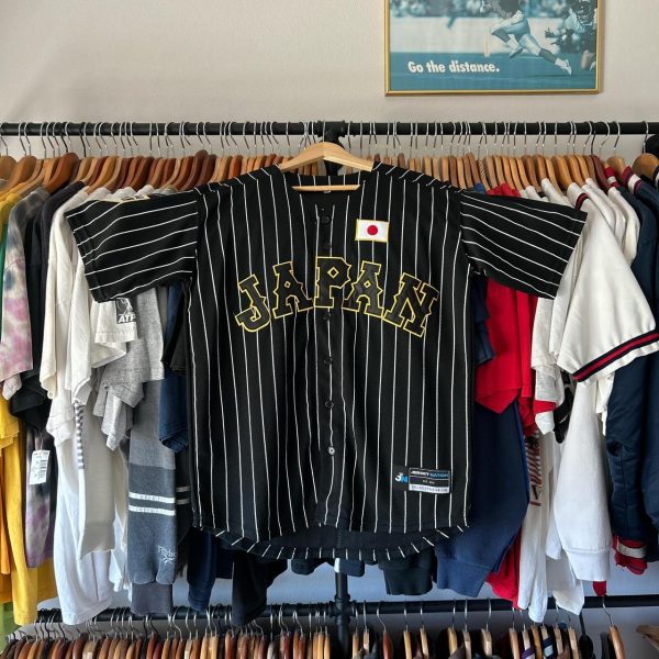 American Vintage Men's Black and Yellow Top