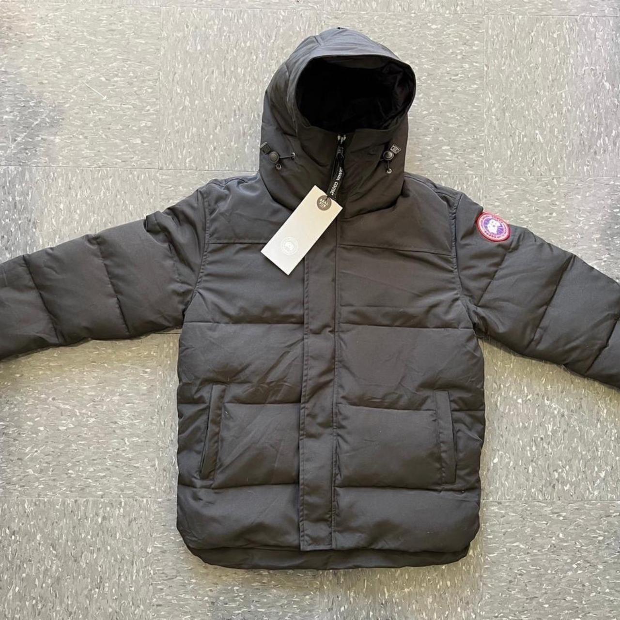 P0 Canada Goose Men's Black Jacket - Image 1
