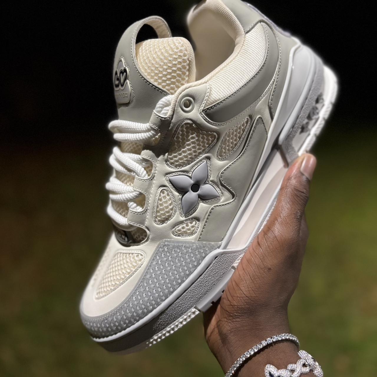 P0 Louis Vuitton Men's White and Cream Trainers - Image 1