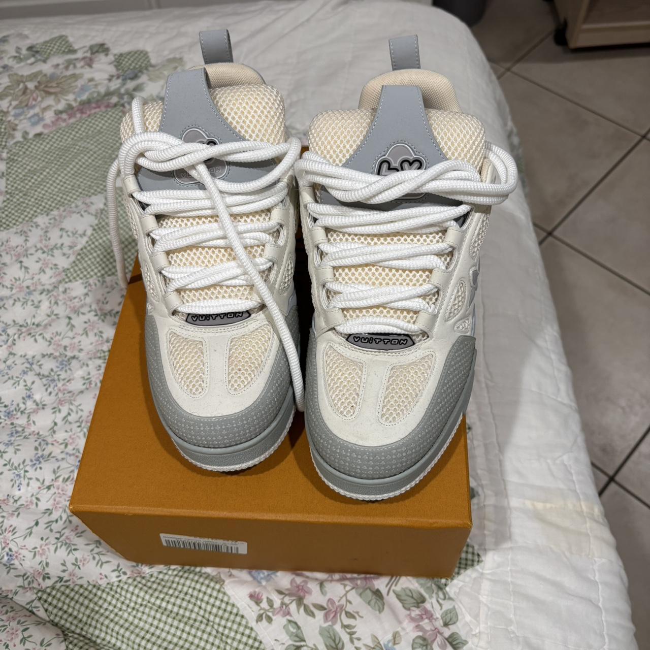 P0 Louis Vuitton Men's White and Grey Trainers - Image 1