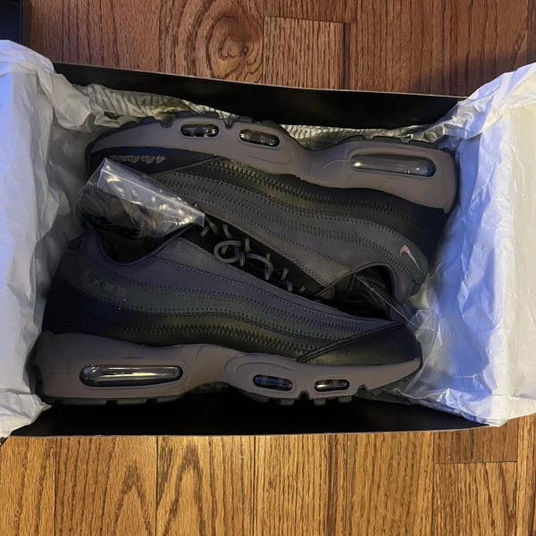 Nike Men's Black and Grey Trainers