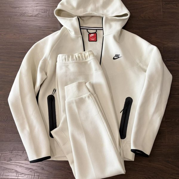 Nike Men's White and Cream Hoodie
