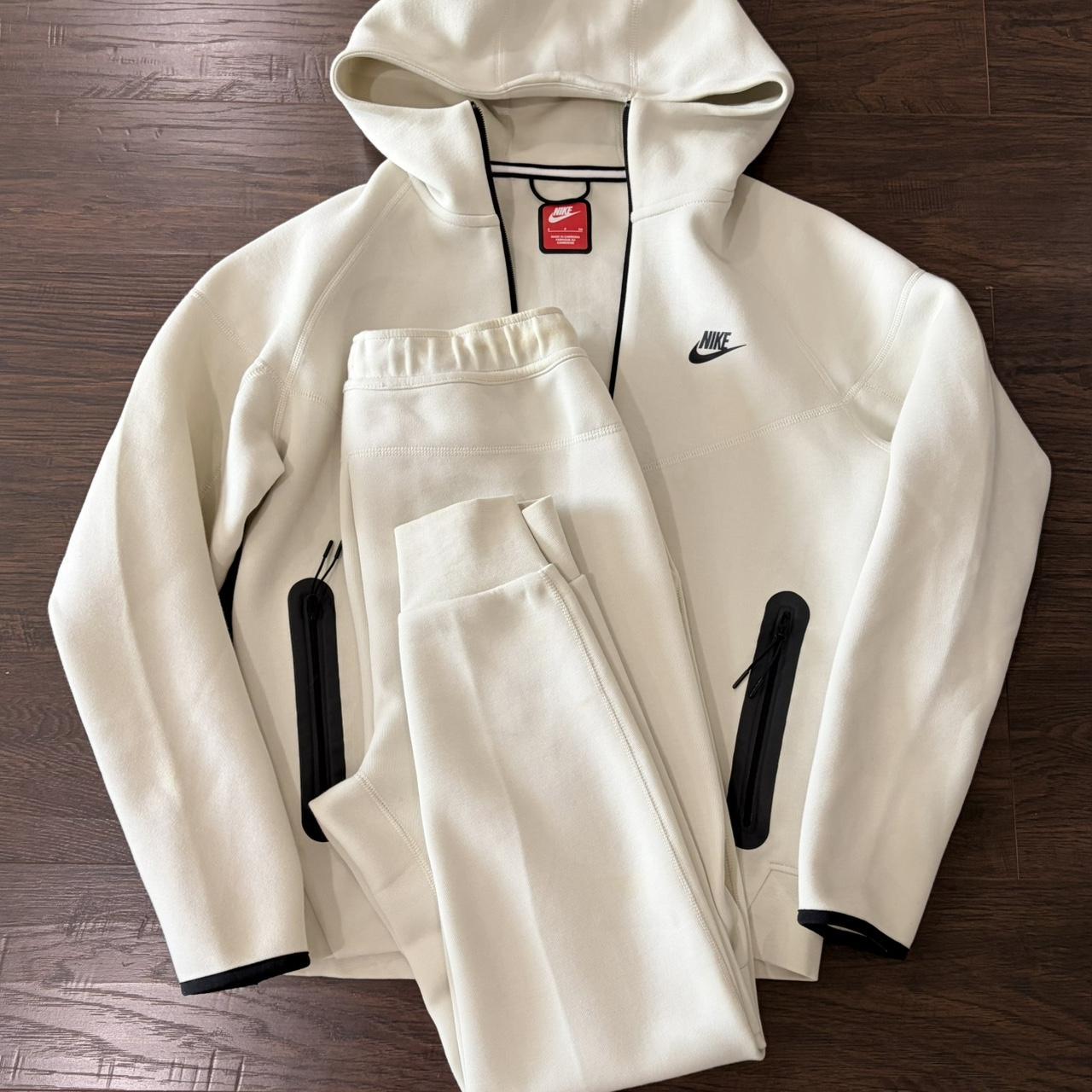 P0 Nike Men's White and Cream Hoodie - Image 1