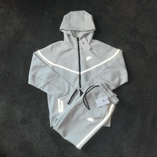 Nike Men's Grey Hoodie