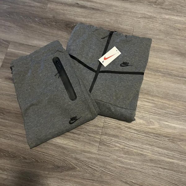 Nike Men's Grey Hoodie