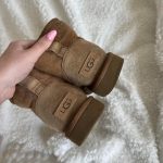 UGG Women's Tan and Brown Boots - Image 3