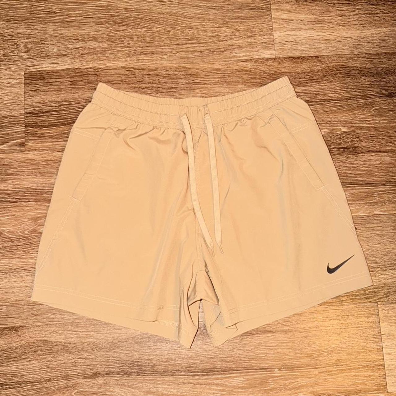 P0 Nike Men's Tan and Cream Shorts - Image 1