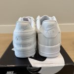 Nike Men's Black and White Trainers - Image 4