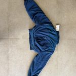 Alo Yoga Women's Blue and Navy Jacket - Image 3